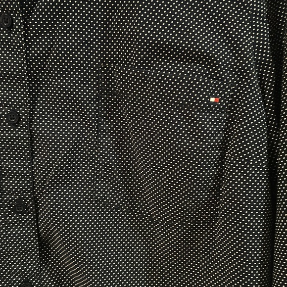 Tommy Hilfiger button down size XL - Picture 2 of 4